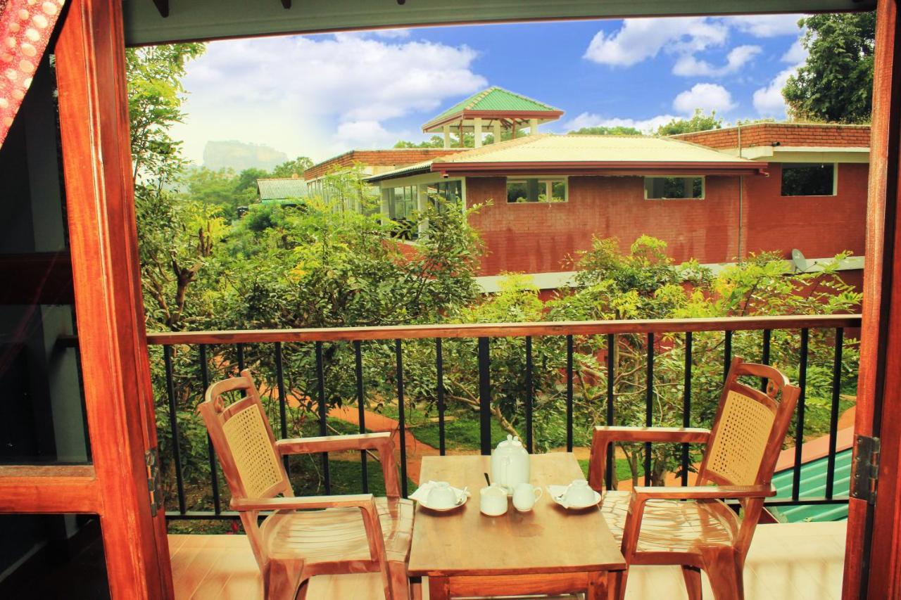 Green Hut Nature Resort سيغيرِيا المظهر الخارجي الصورة