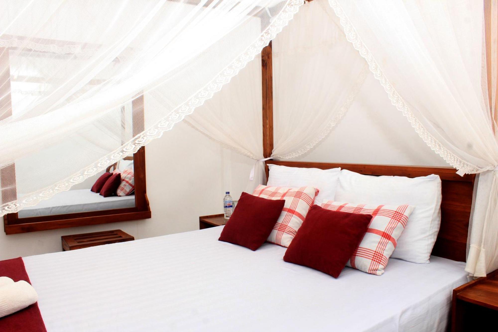 Green Hut Nature Resort سيغيرِيا المظهر الخارجي الصورة