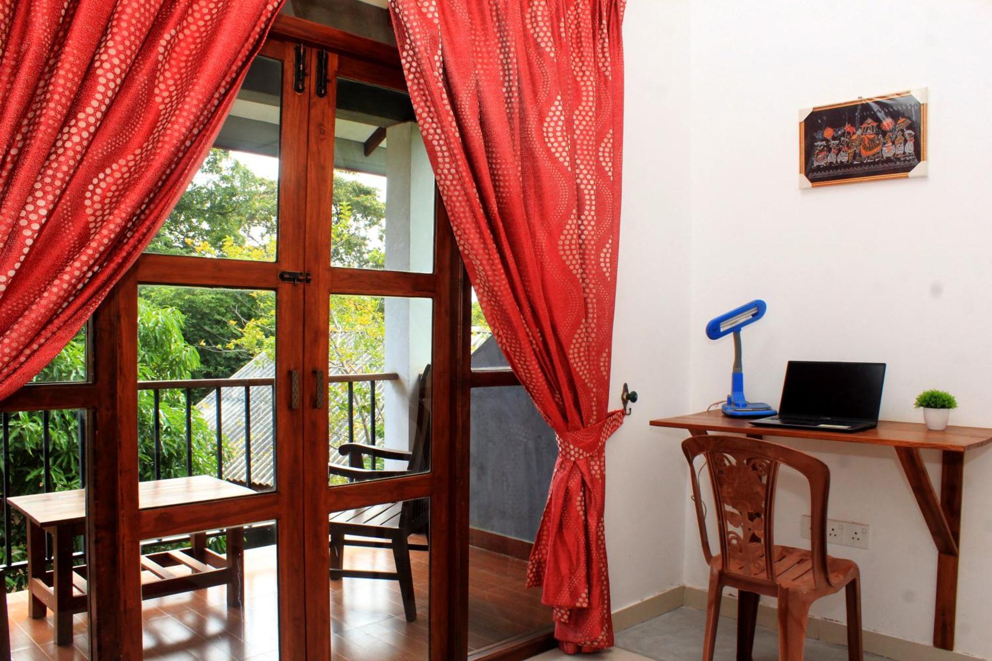 Green Hut Nature Resort سيغيرِيا المظهر الخارجي الصورة