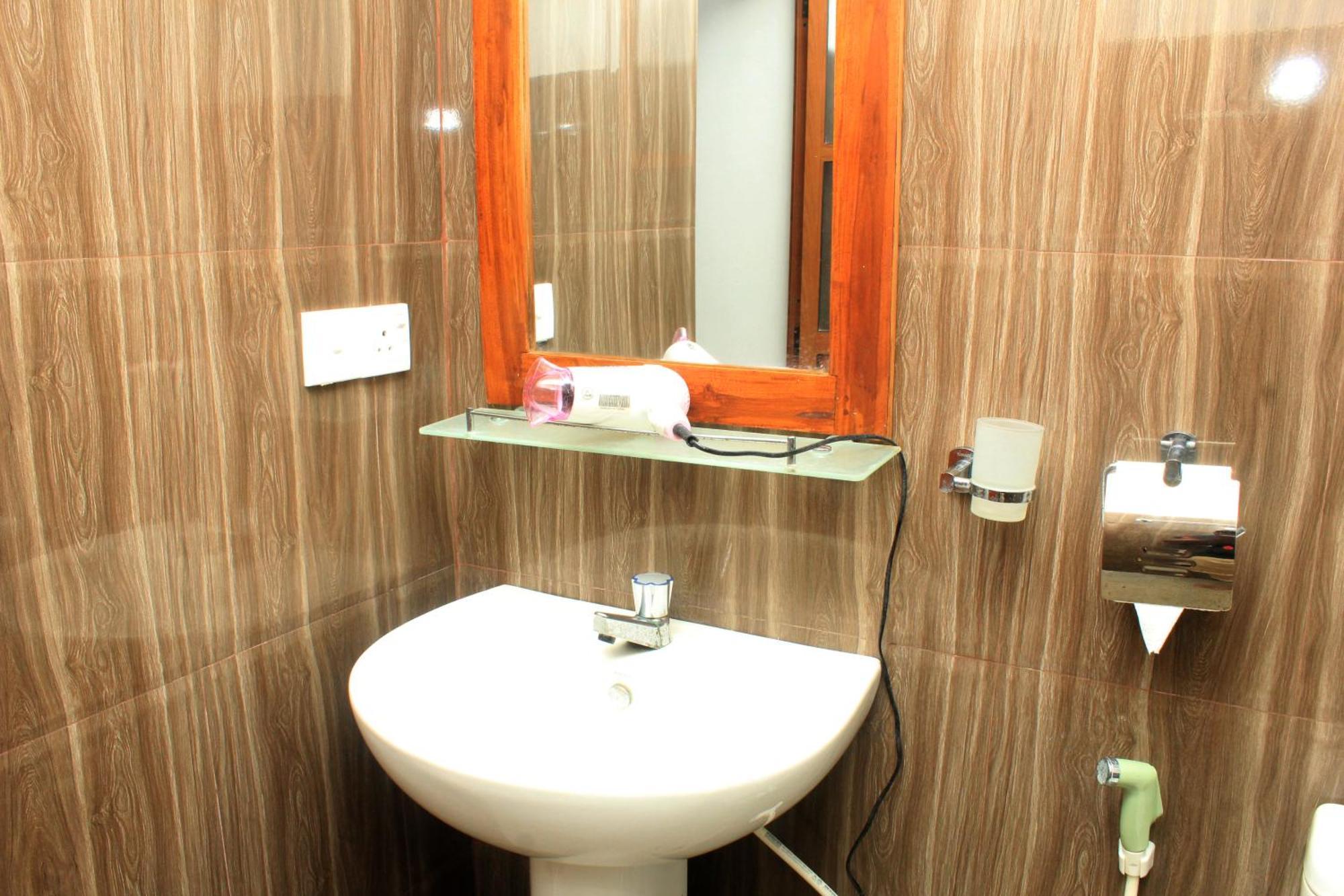 Green Hut Nature Resort سيغيرِيا المظهر الخارجي الصورة
